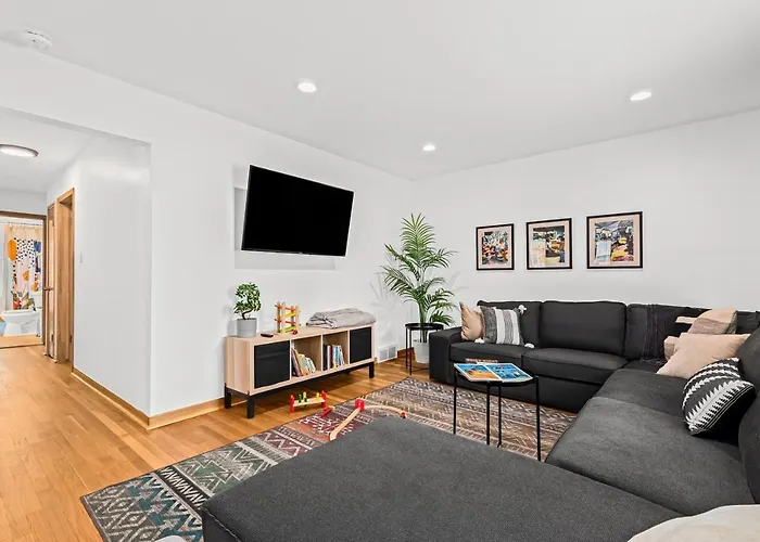 Family-Friendly, Multi-Day Sale, 15 Mins To Downtown