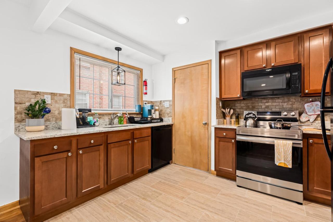 Family-friendly, Multi-day Sale, 15 Mins To Downtown Holiday home